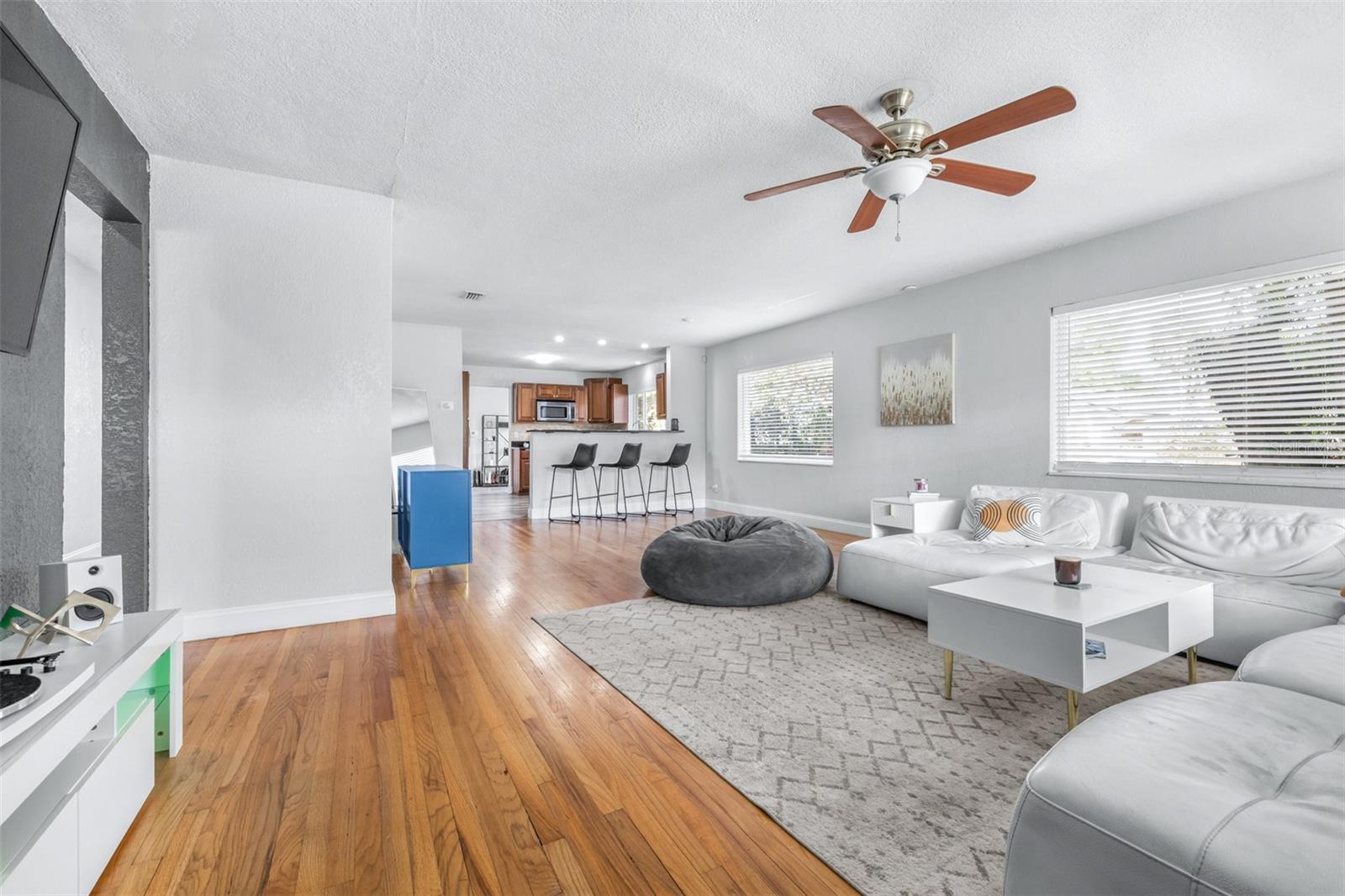 4116 N MARGUERITE ST — photo 14