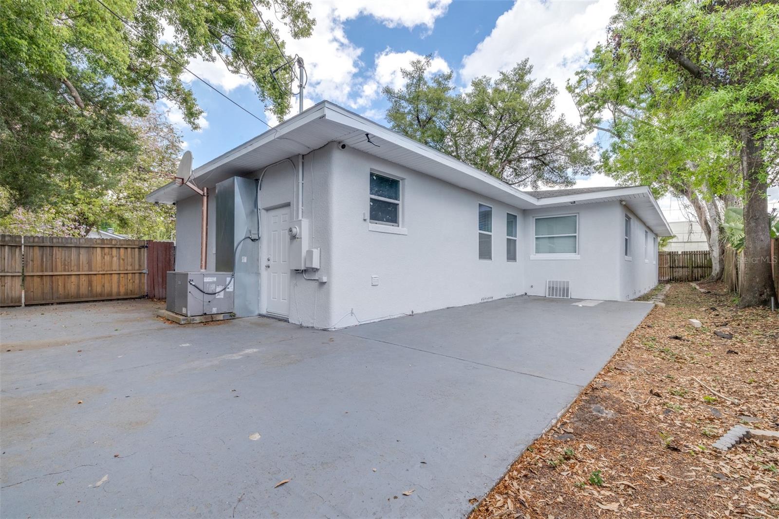 4116 N MARGUERITE ST — photo 52