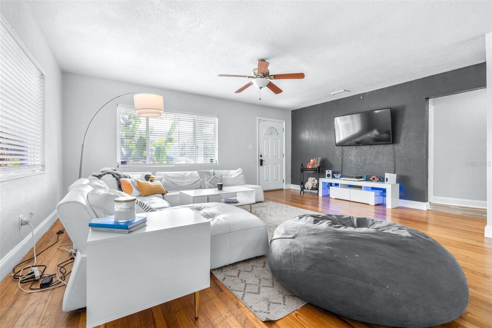 4116 N MARGUERITE ST — photo 18