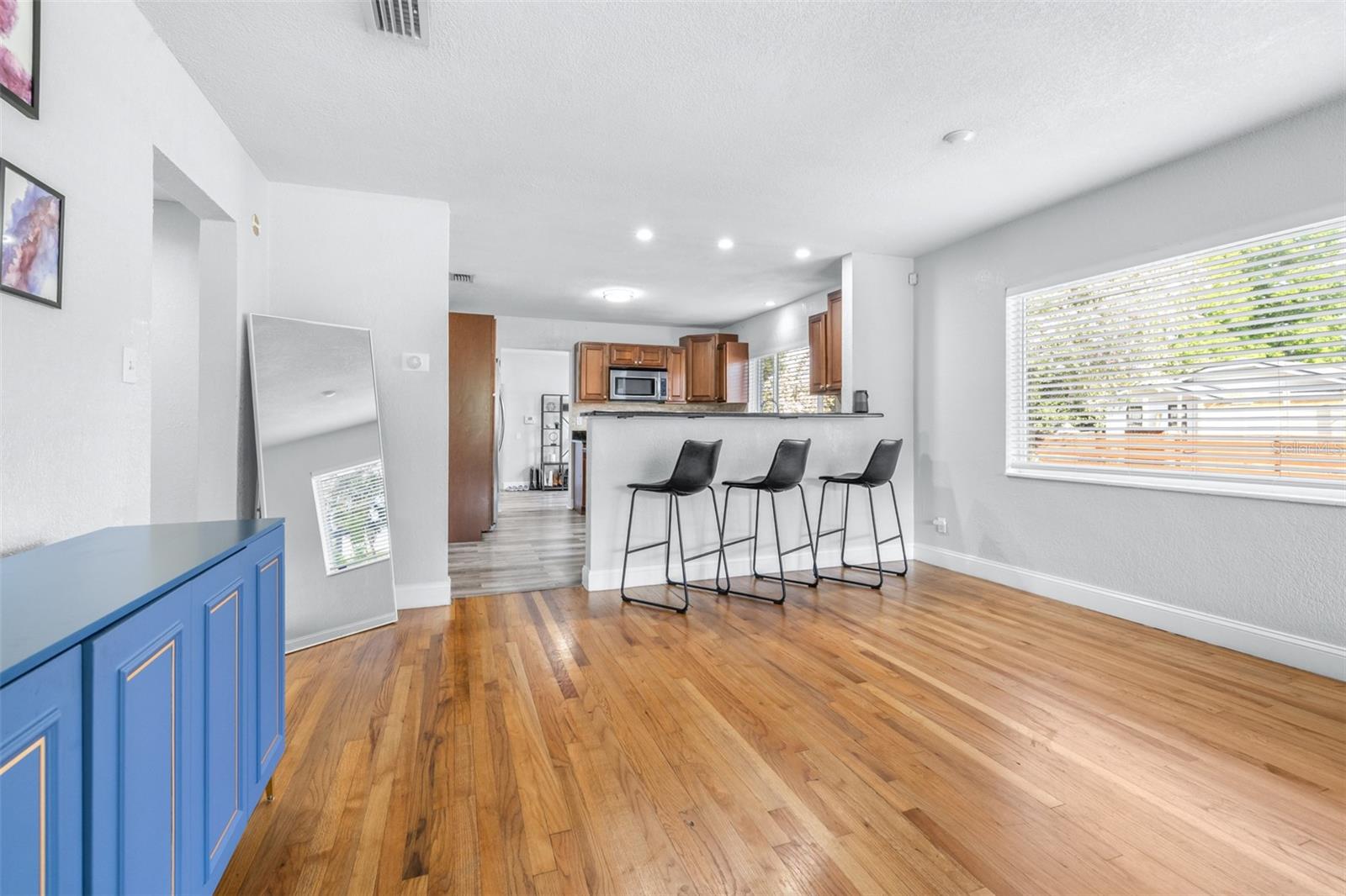 4116 N MARGUERITE ST — photo 20