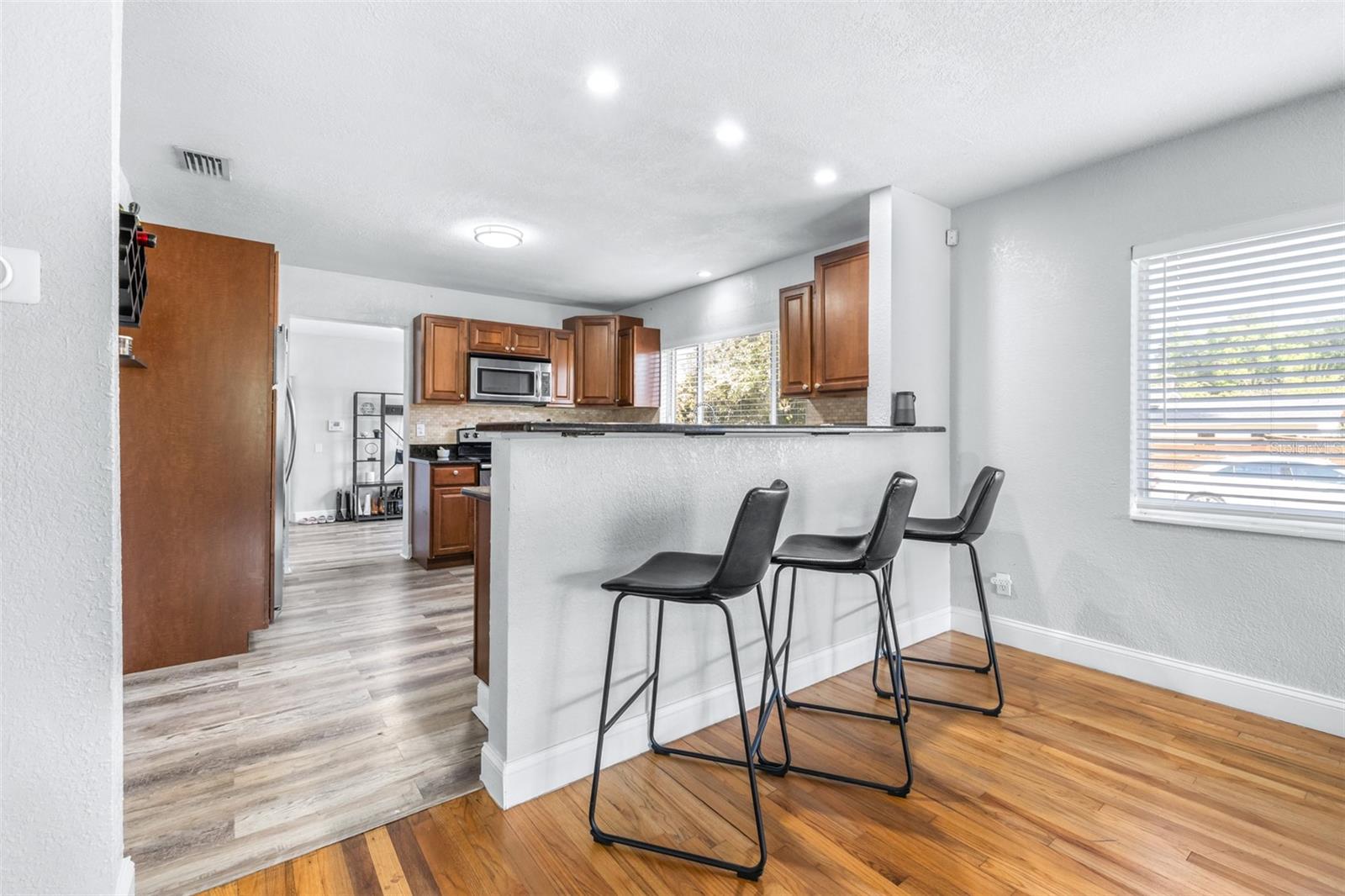 4116 N MARGUERITE ST — photo 21