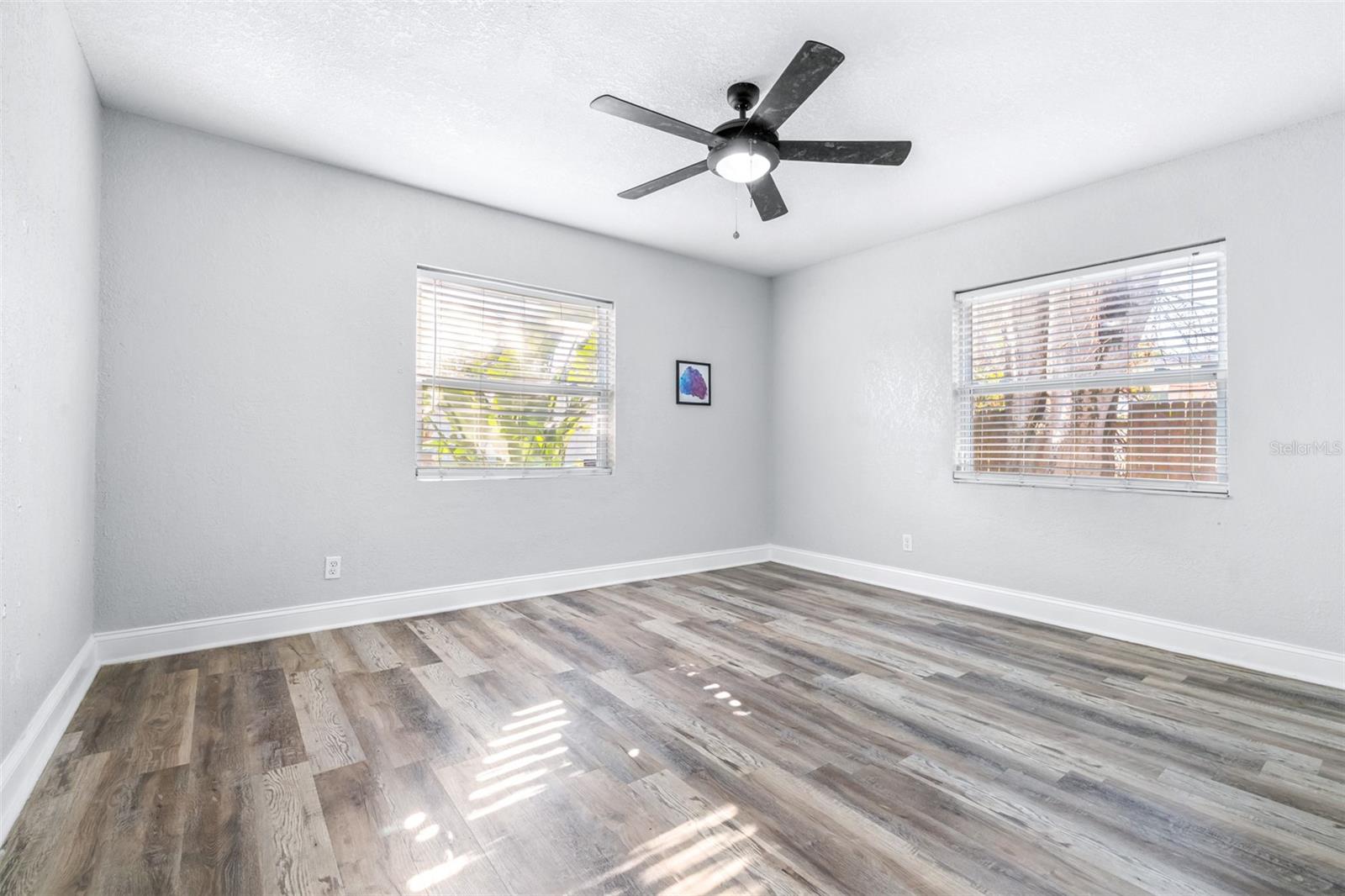 4116 N MARGUERITE ST — photo 38