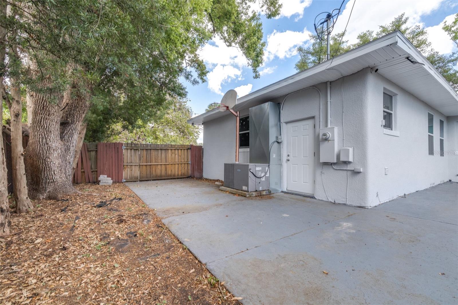 4116 N MARGUERITE ST — photo 50