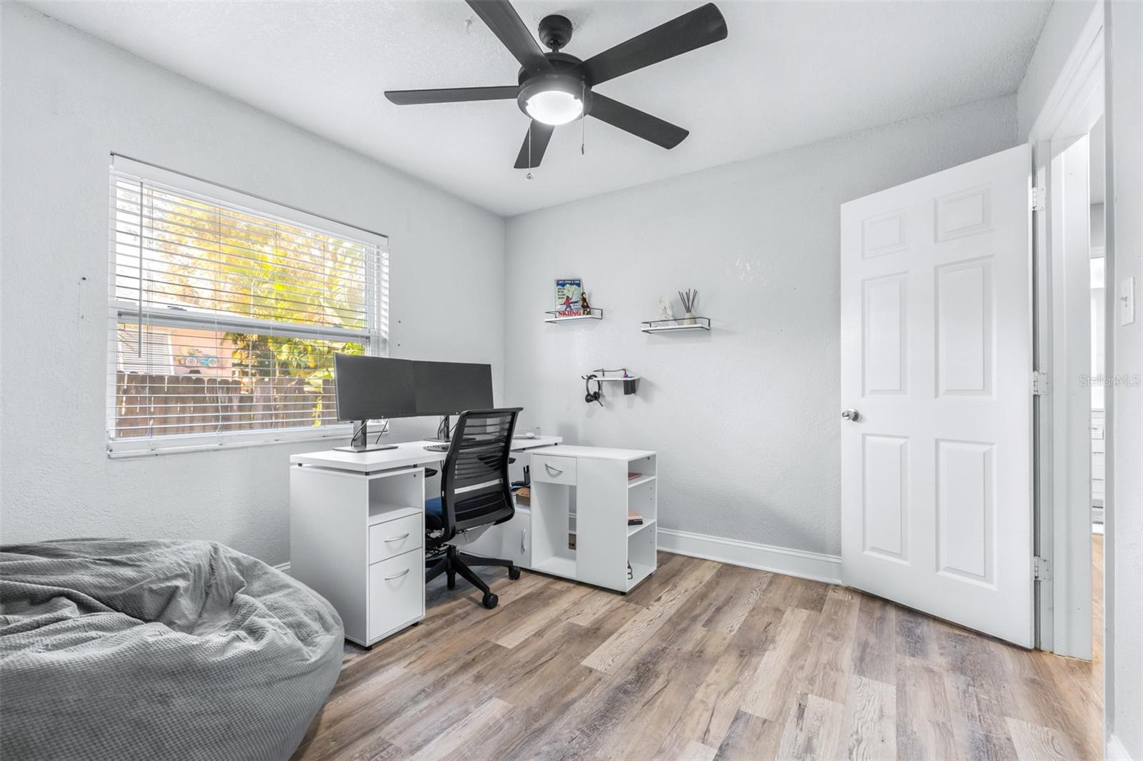 4116 N MARGUERITE ST — photo 44