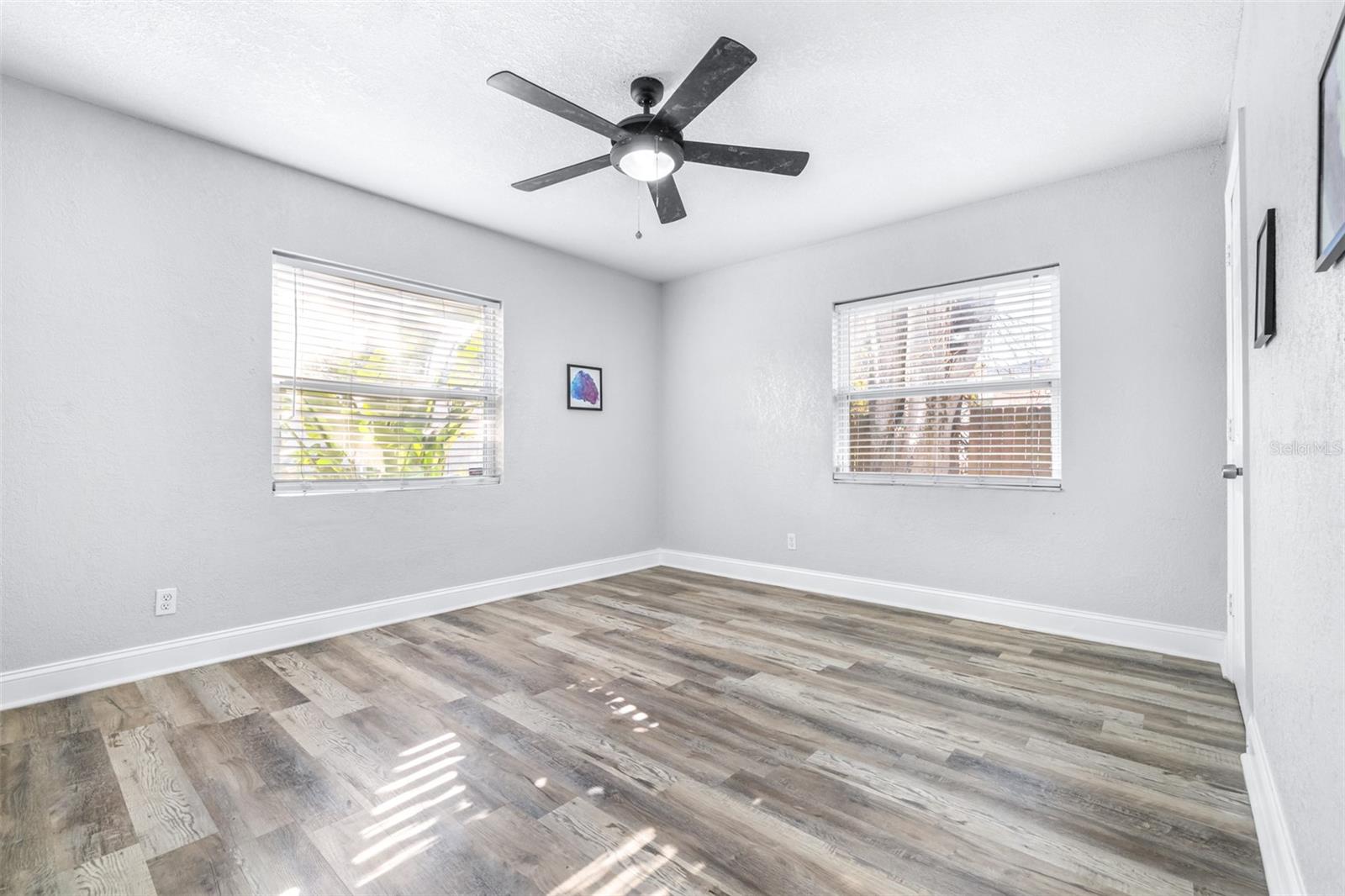 4116 N MARGUERITE ST — photo 39