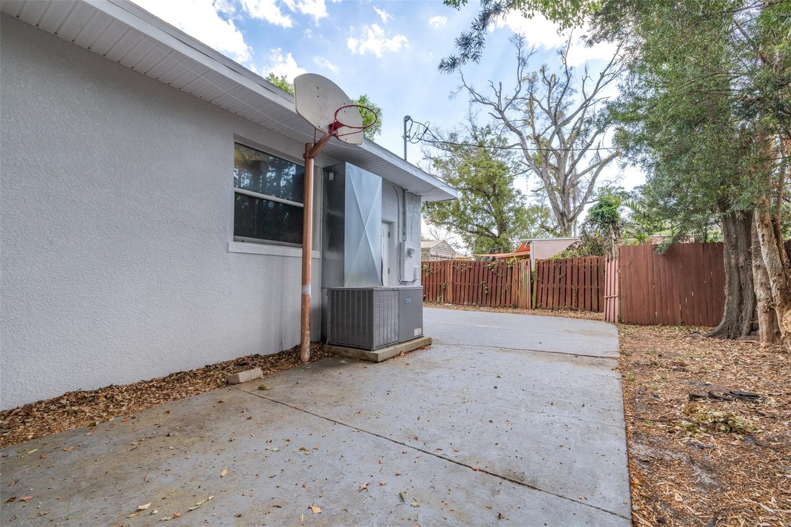 4116 N MARGUERITE ST — photo 49