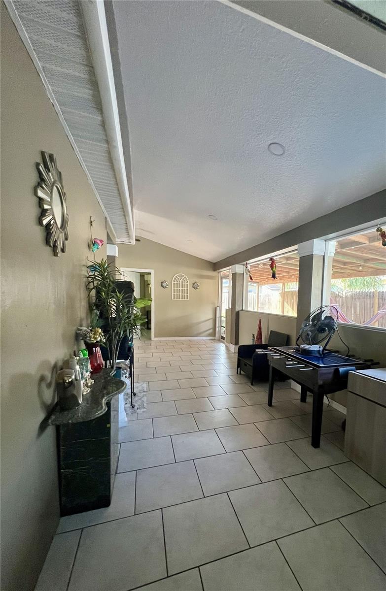 10804 N MYRTLE ST — photo 12