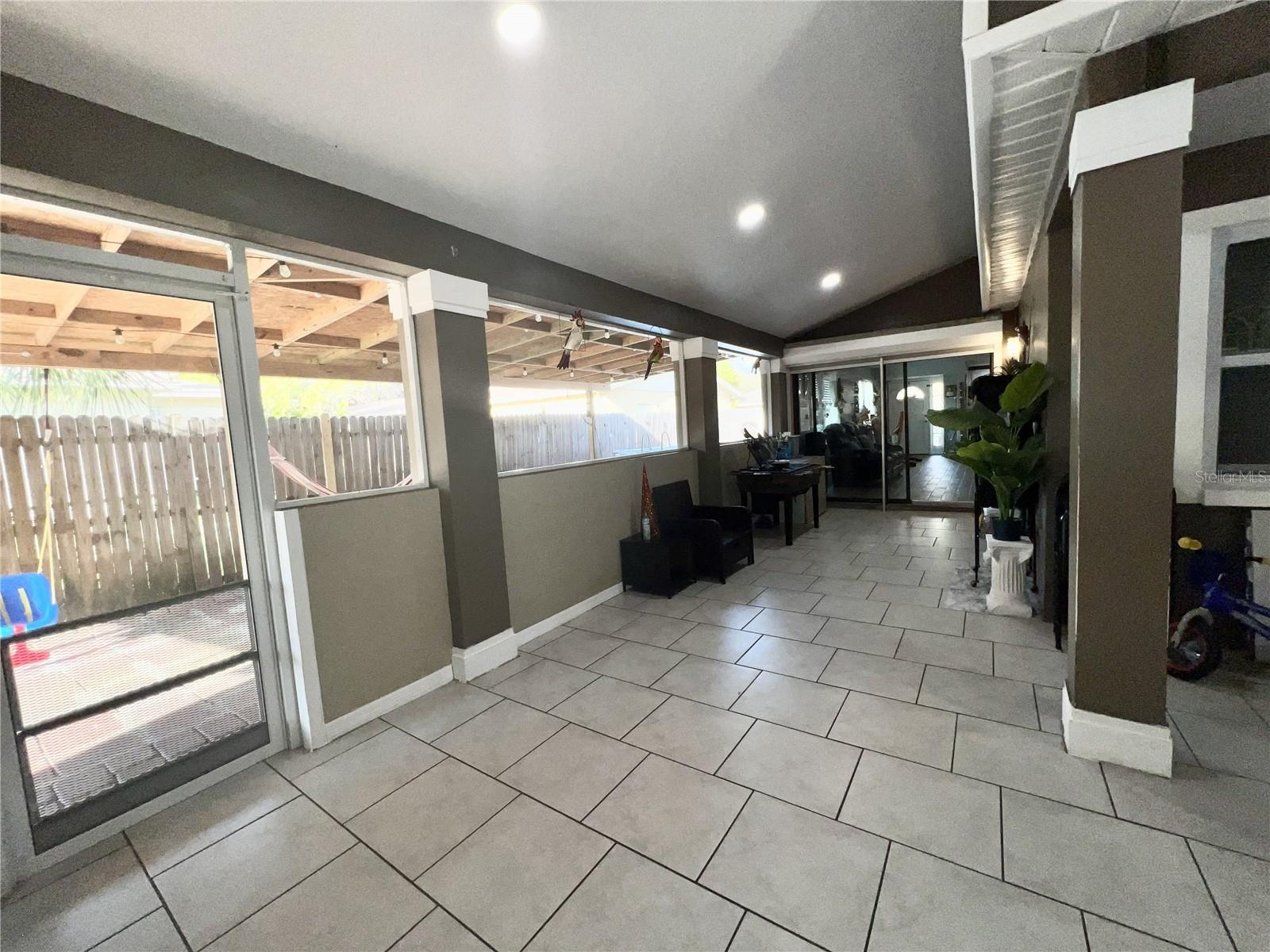 10804 N MYRTLE ST — photo 13