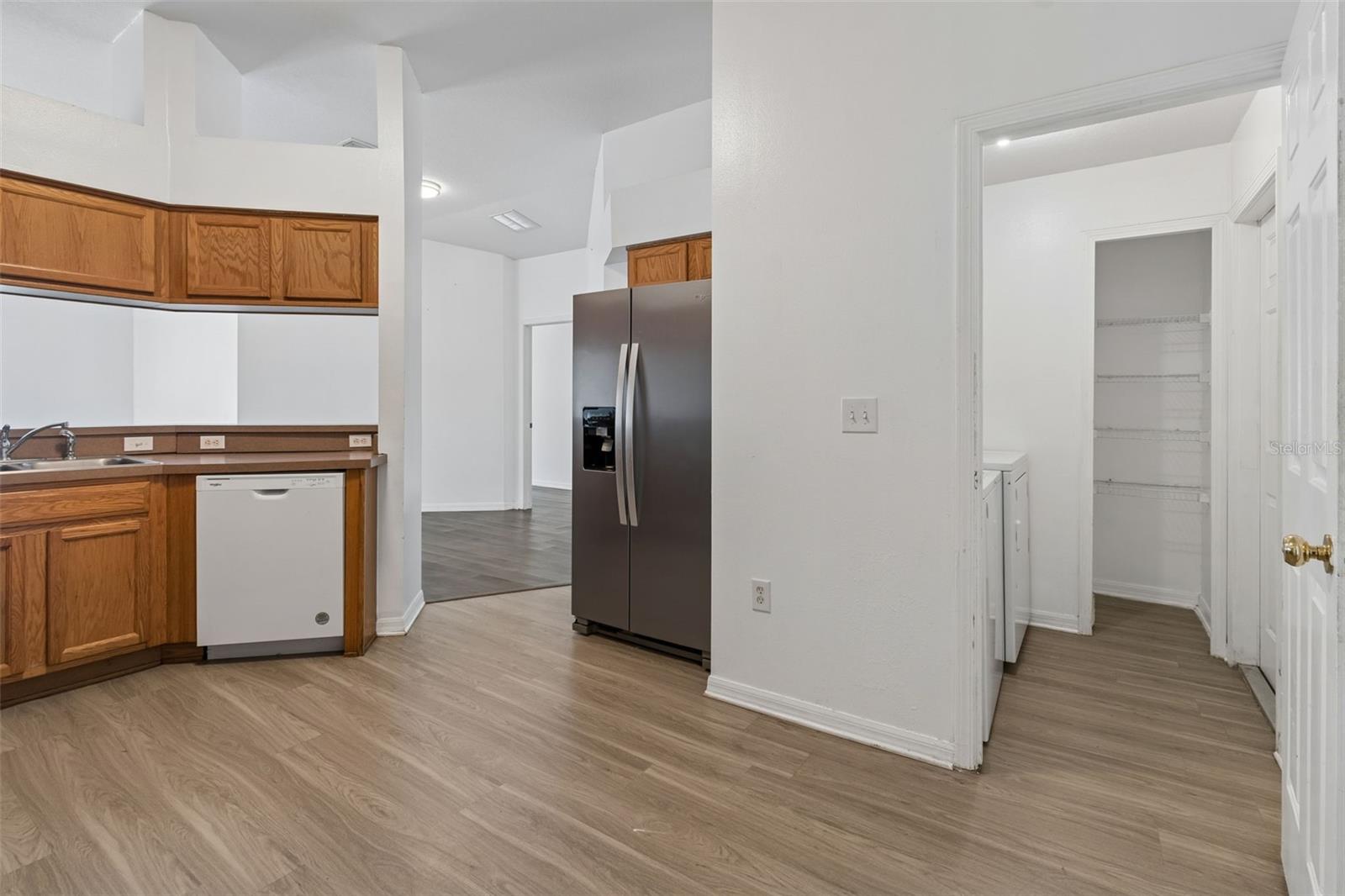 7643 WEEHAWKEN DR — photo 32