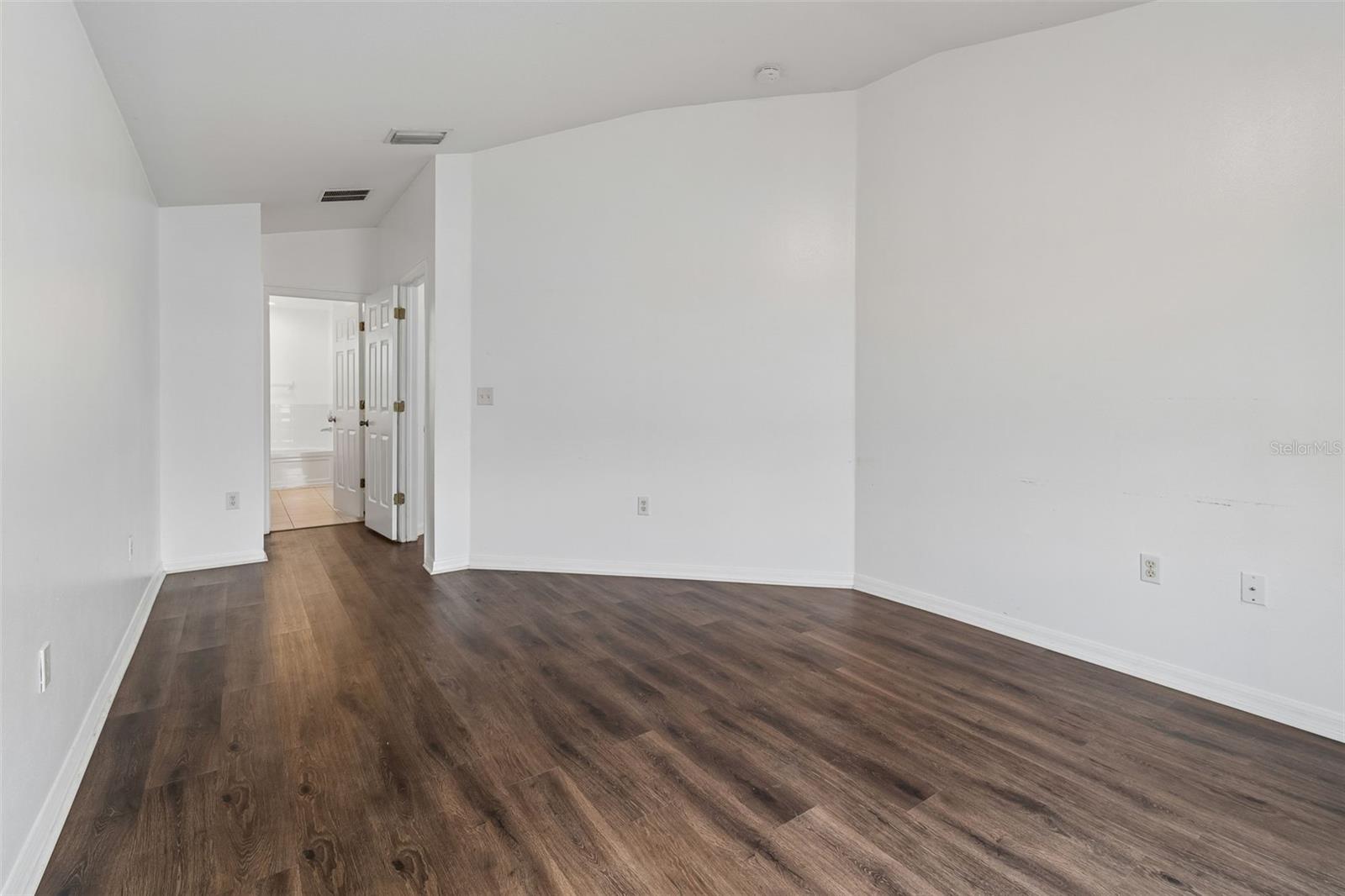 7643 WEEHAWKEN DR — photo 37