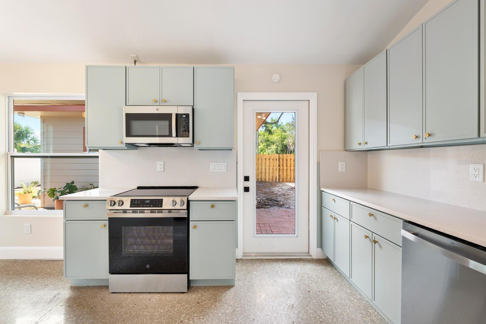 419 64TH AVE S — photo 15