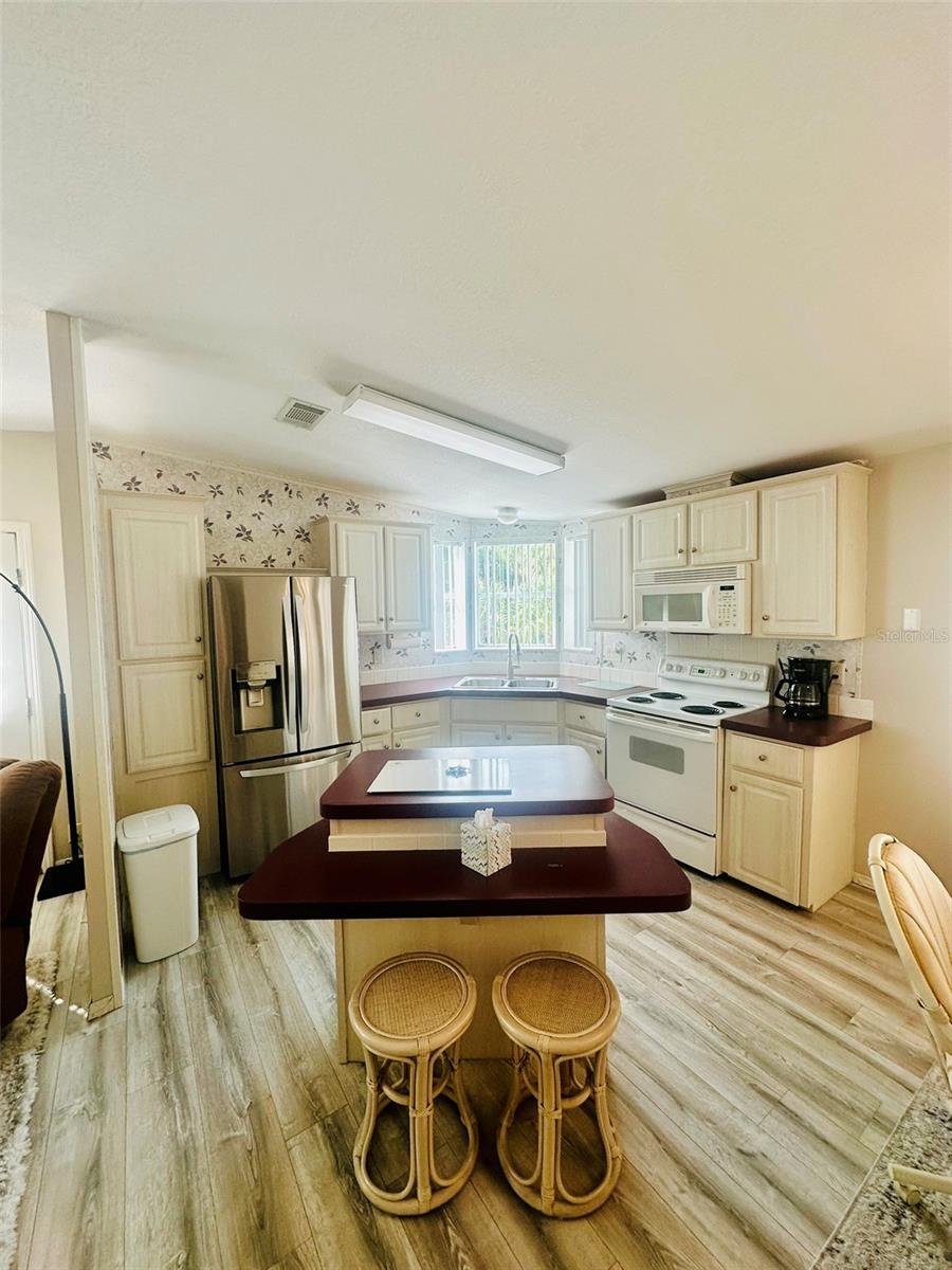 2305 BAY DR — photo 4