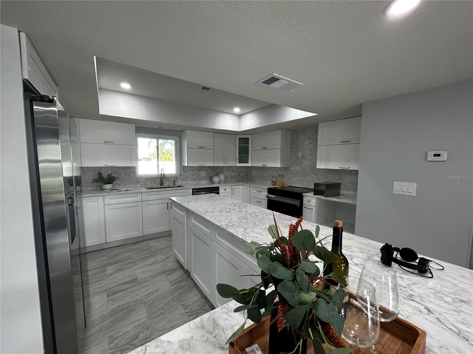 6370 CONNIEWOOD SQ — photo 3