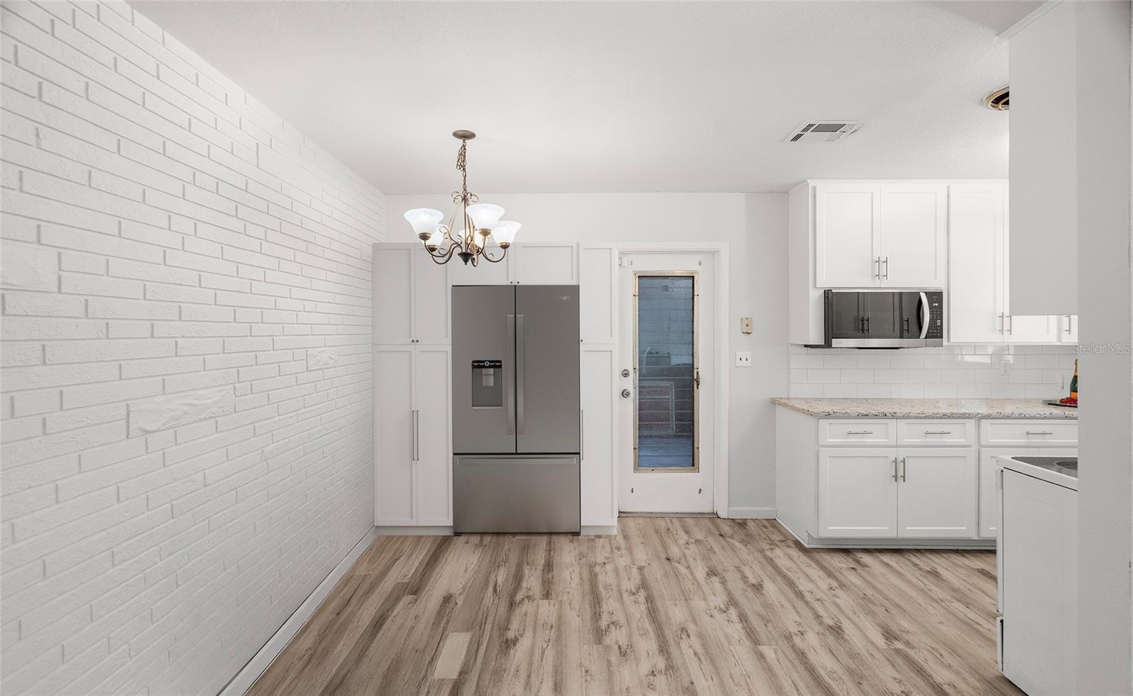 2027 E VALENCIA WAY E — photo 13