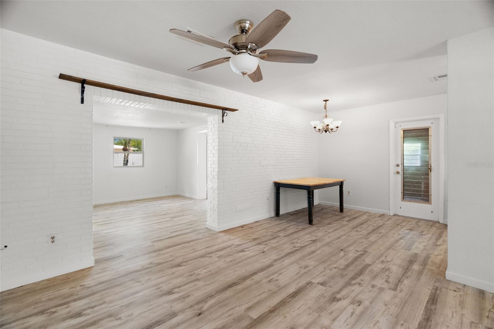 2027 E VALENCIA WAY E — photo 15