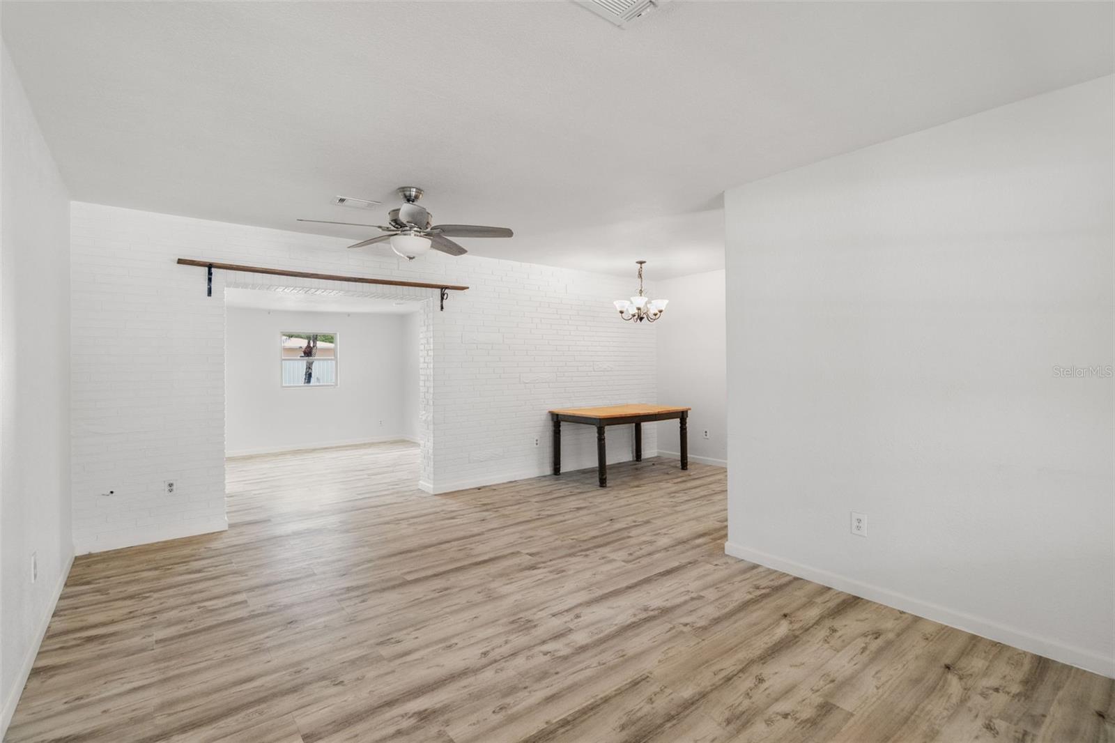 2027 E VALENCIA WAY E — photo 12