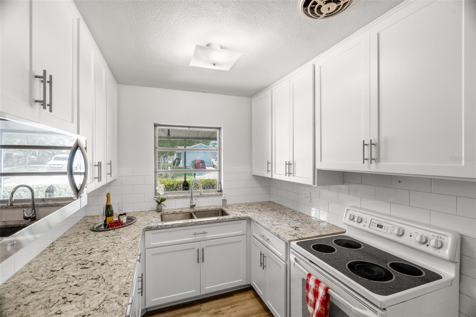 2027 E VALENCIA WAY E — photo 6