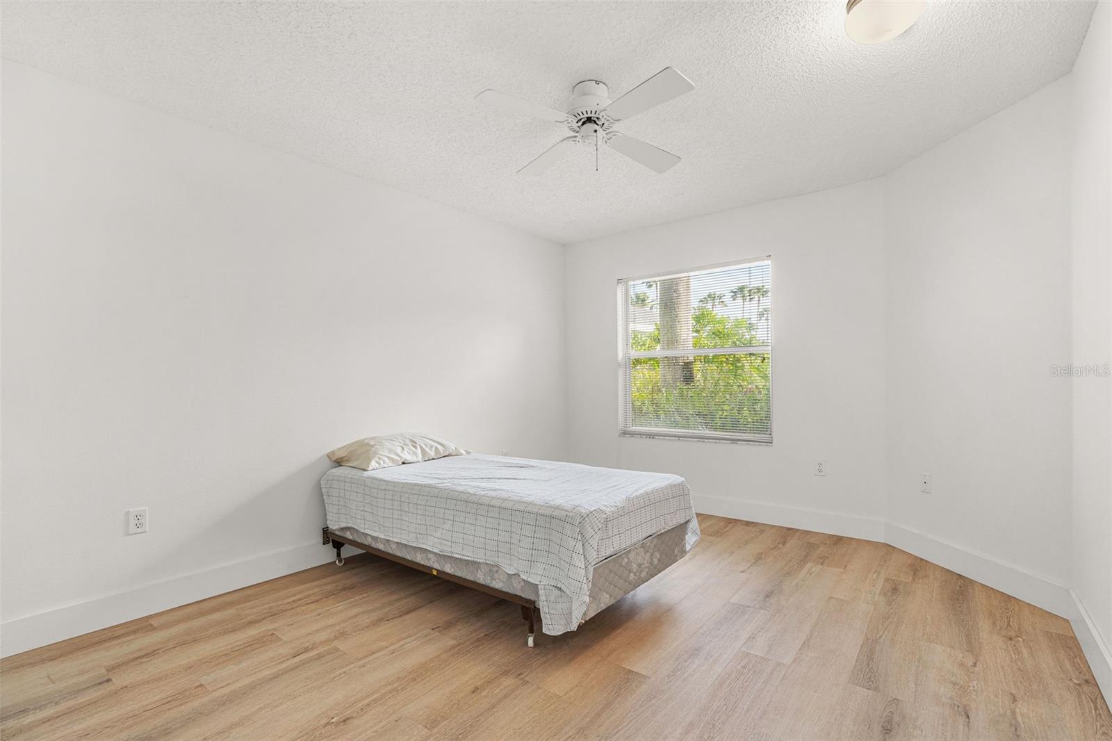 2515 LANTANA LN — photo 26