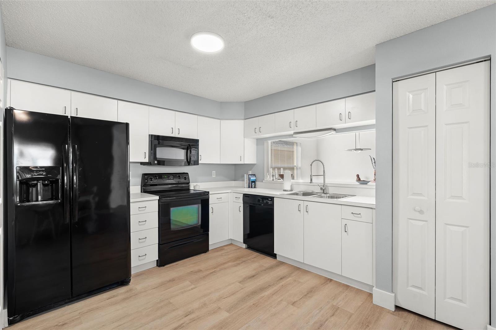 2515 LANTANA LN — photo 13