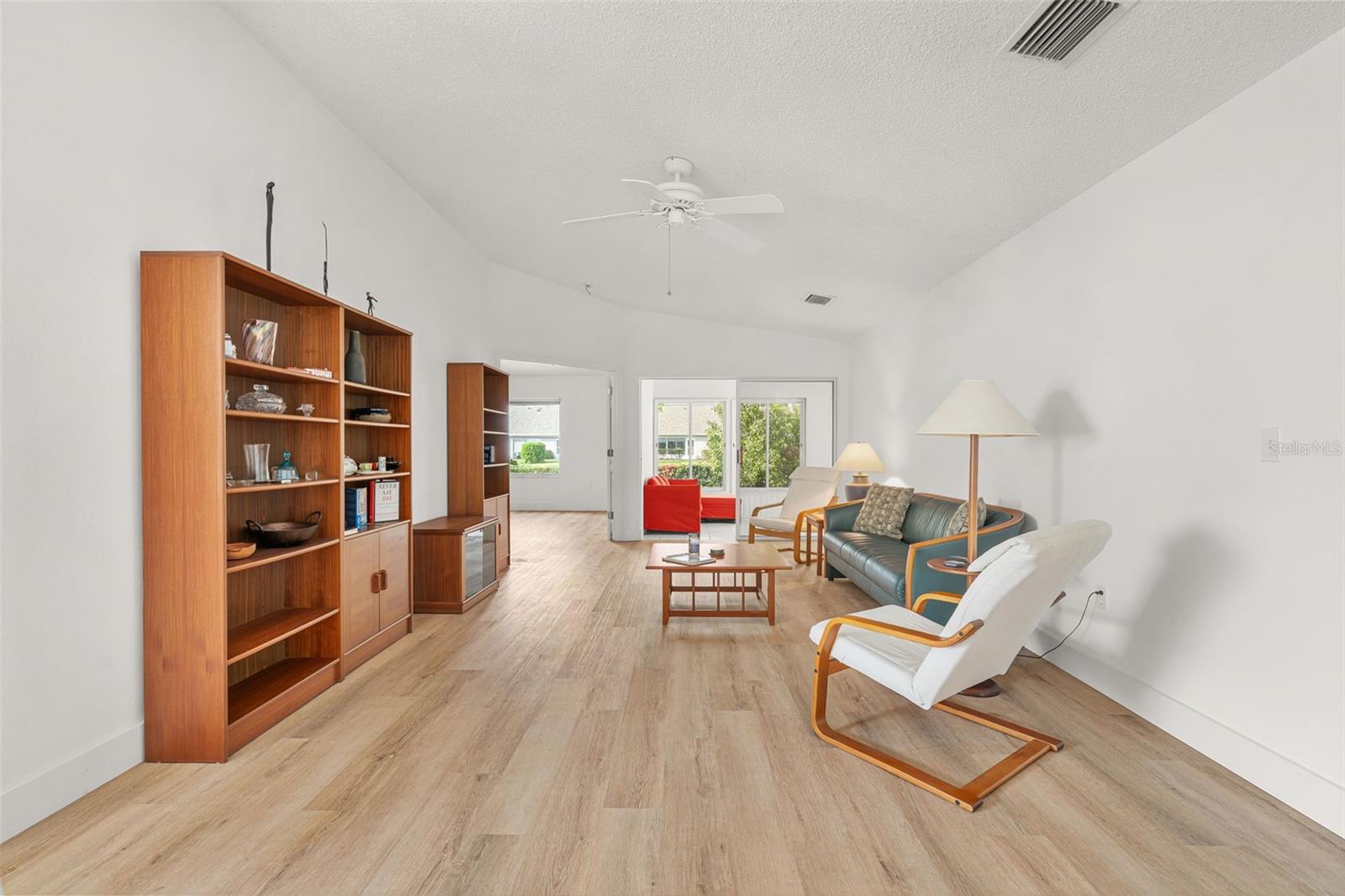 2515 LANTANA LN — photo 9