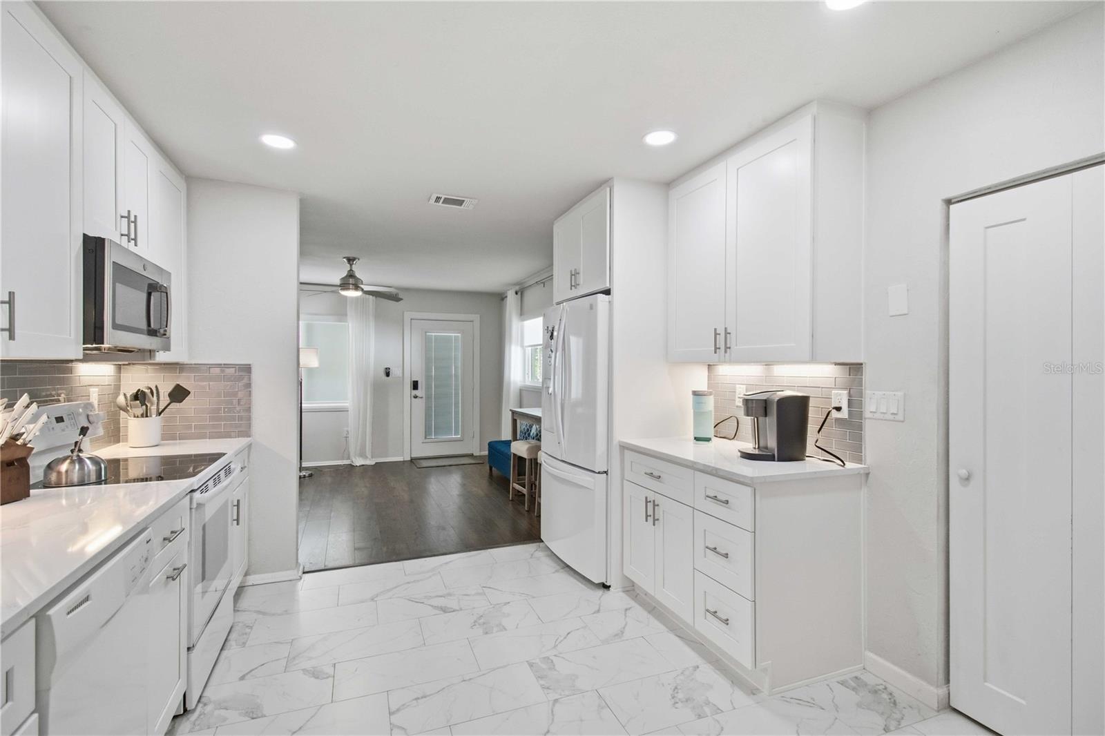 2545 BROWNING ST — photo 15