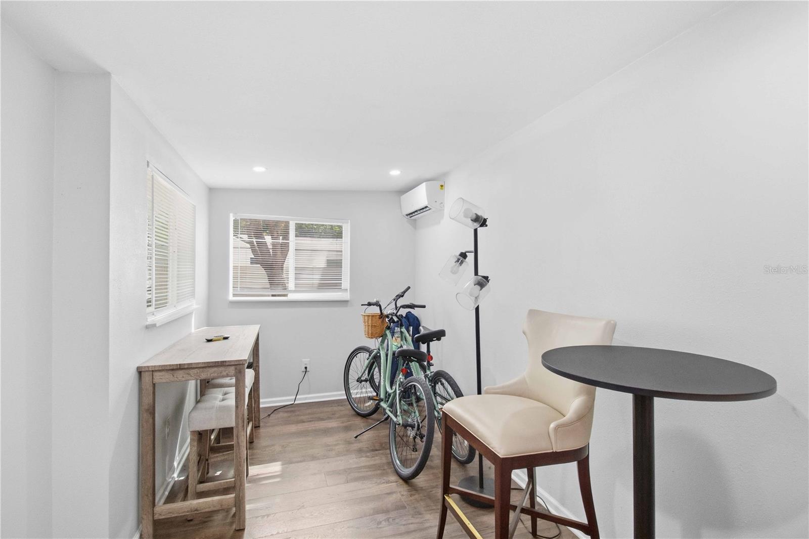 2545 BROWNING ST — photo 22