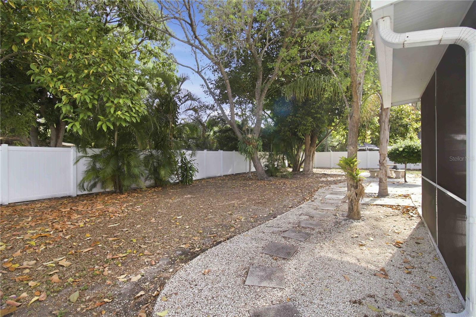 2545 BROWNING ST — photo 42