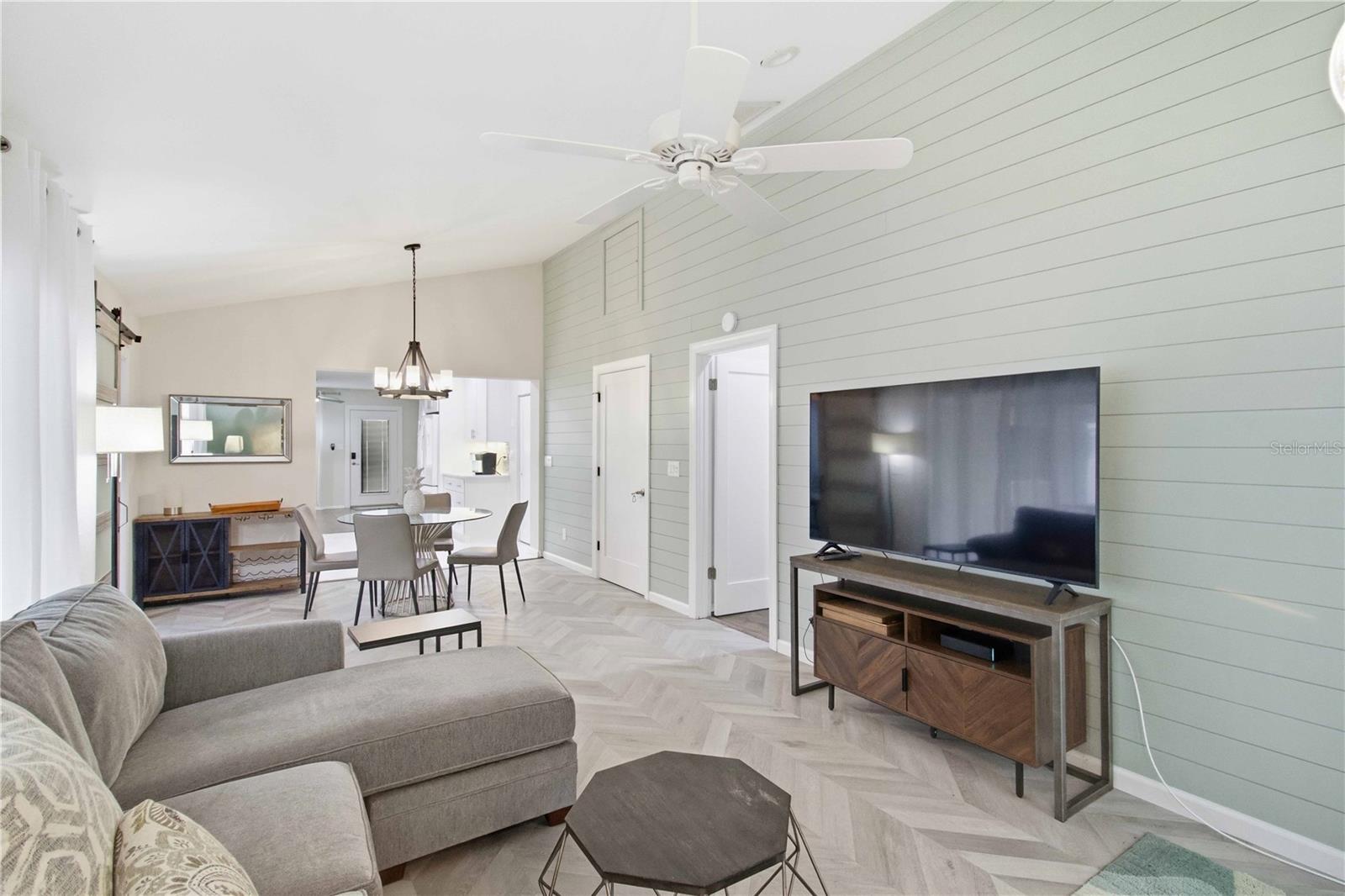 2545 BROWNING ST — photo 21