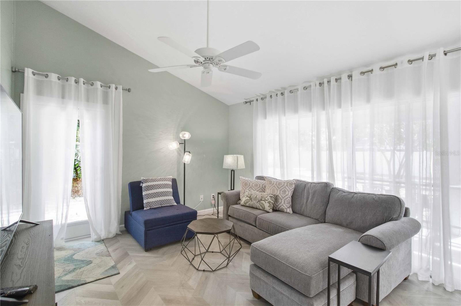 2545 BROWNING ST — photo 19
