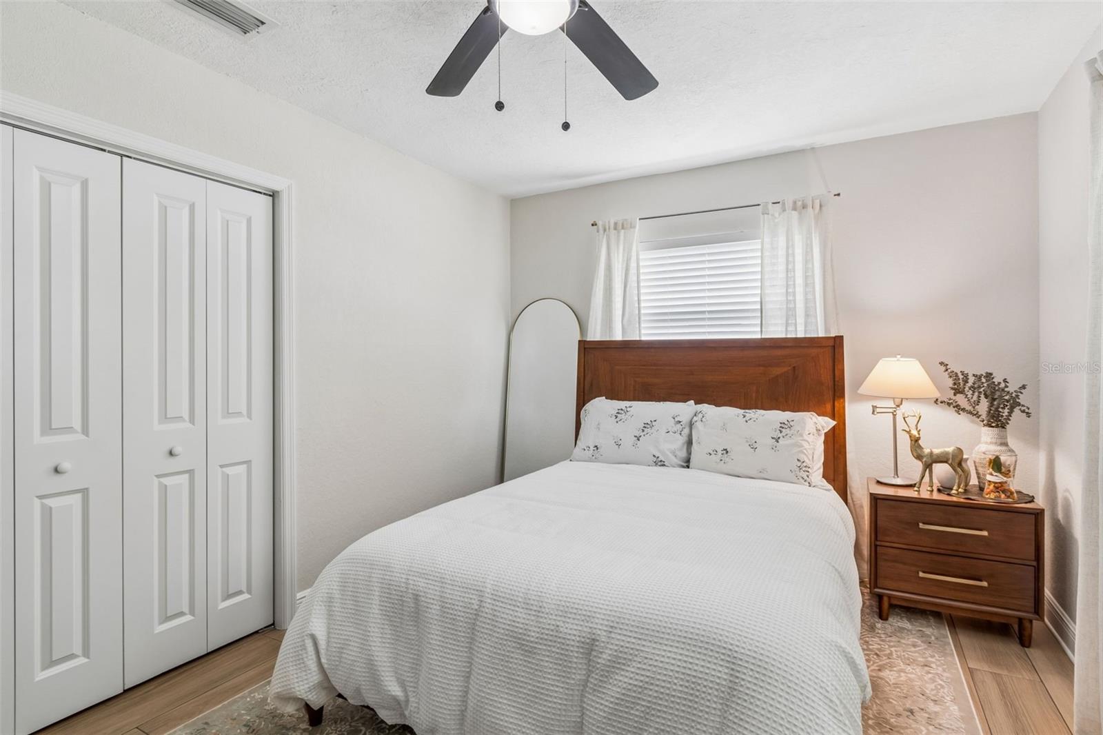1618 BARRY RD — photo 28