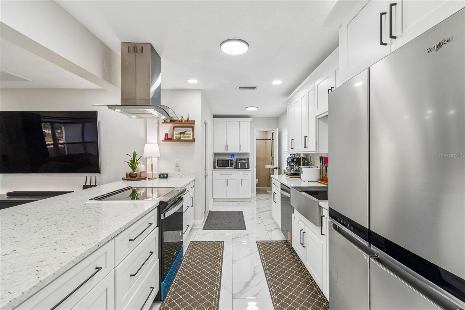 1618 BARRY RD — photo 16