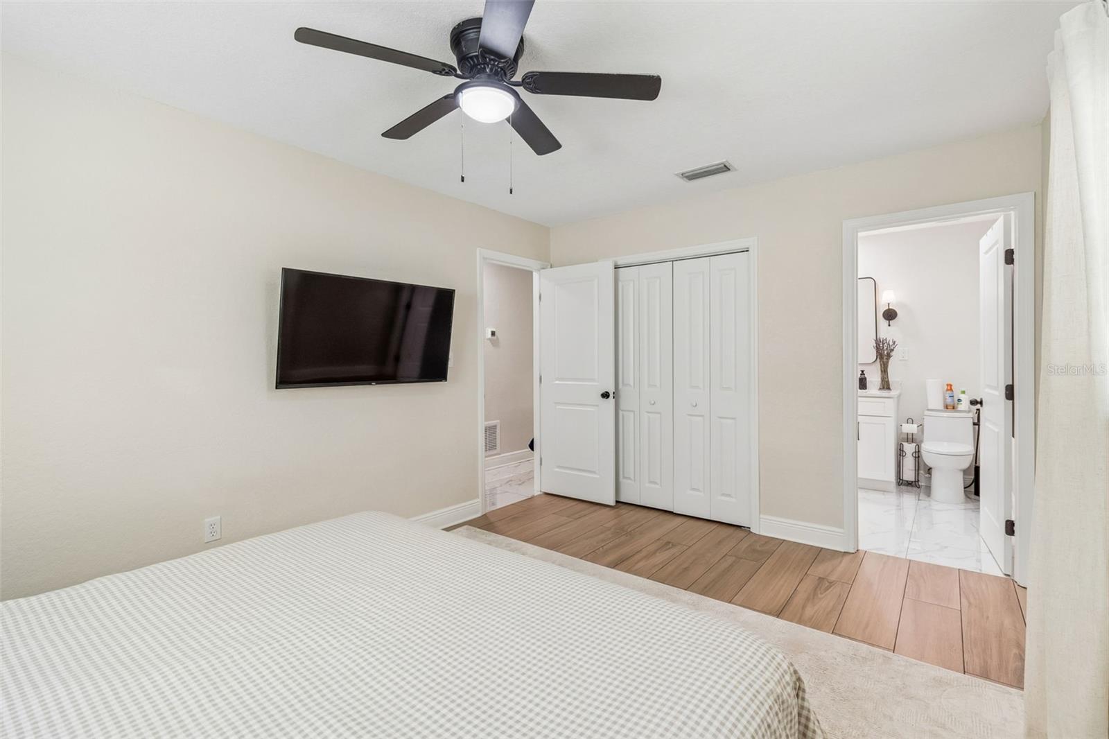 1618 BARRY RD — photo 41