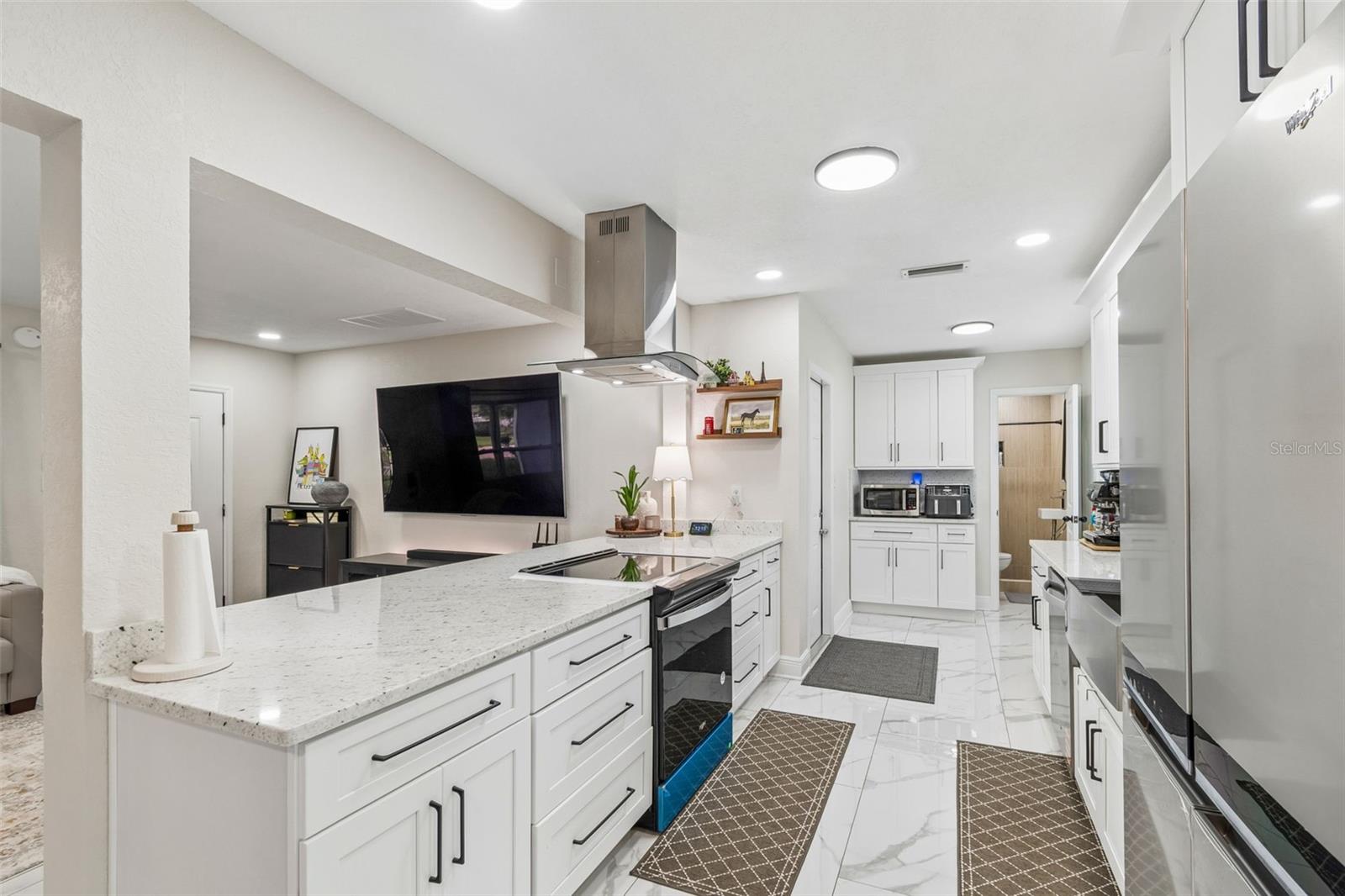 1618 BARRY RD — photo 15