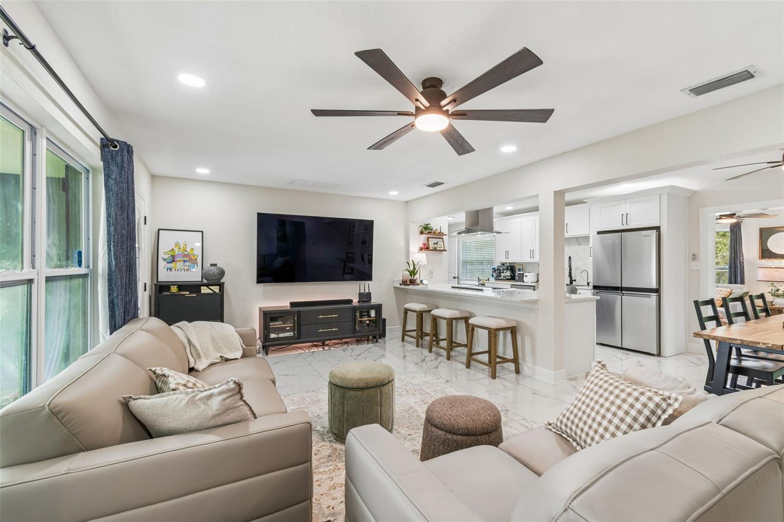 1618 BARRY RD — photo 11