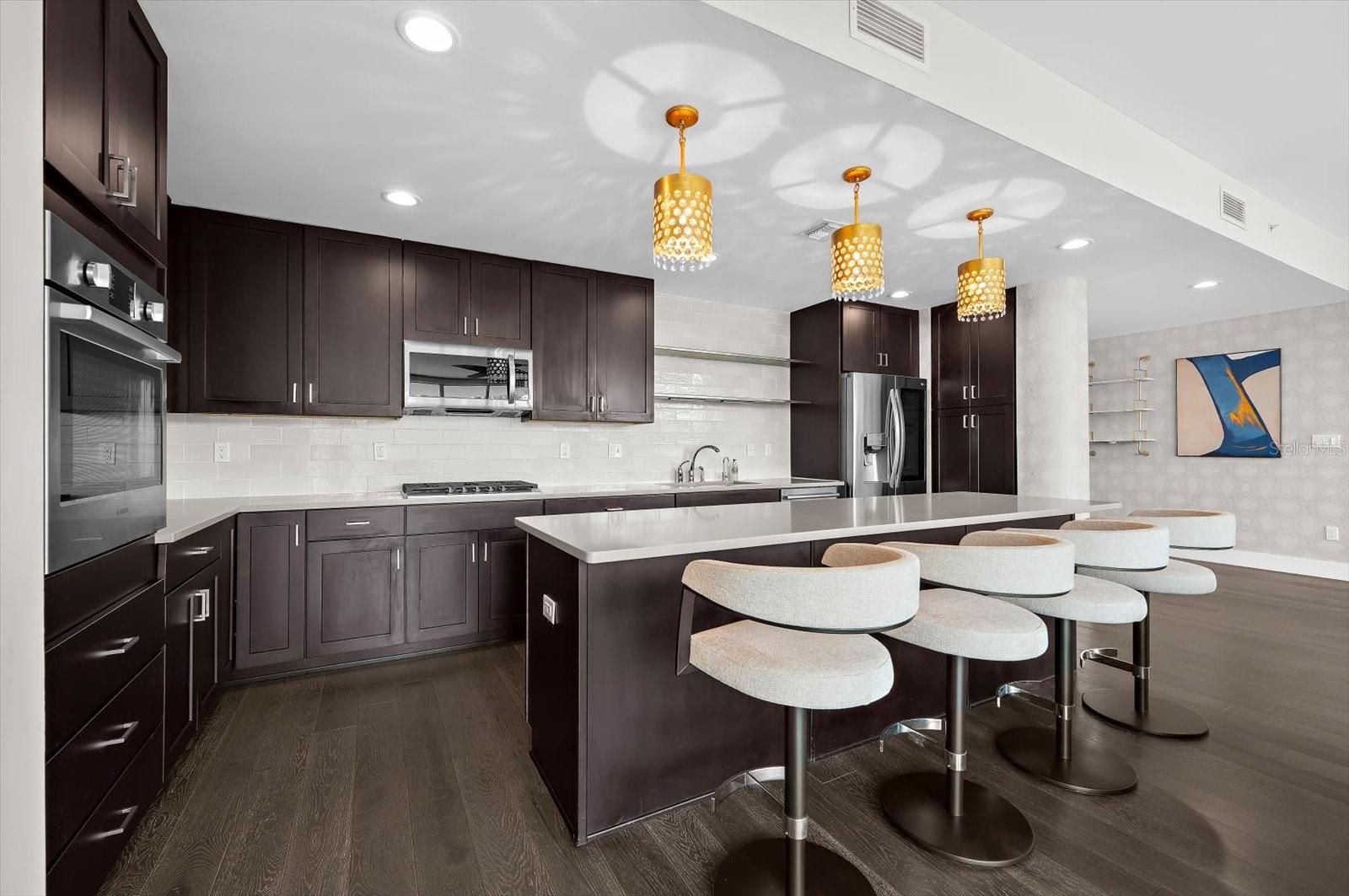 176 4TH AVE NE #201 — photo 33