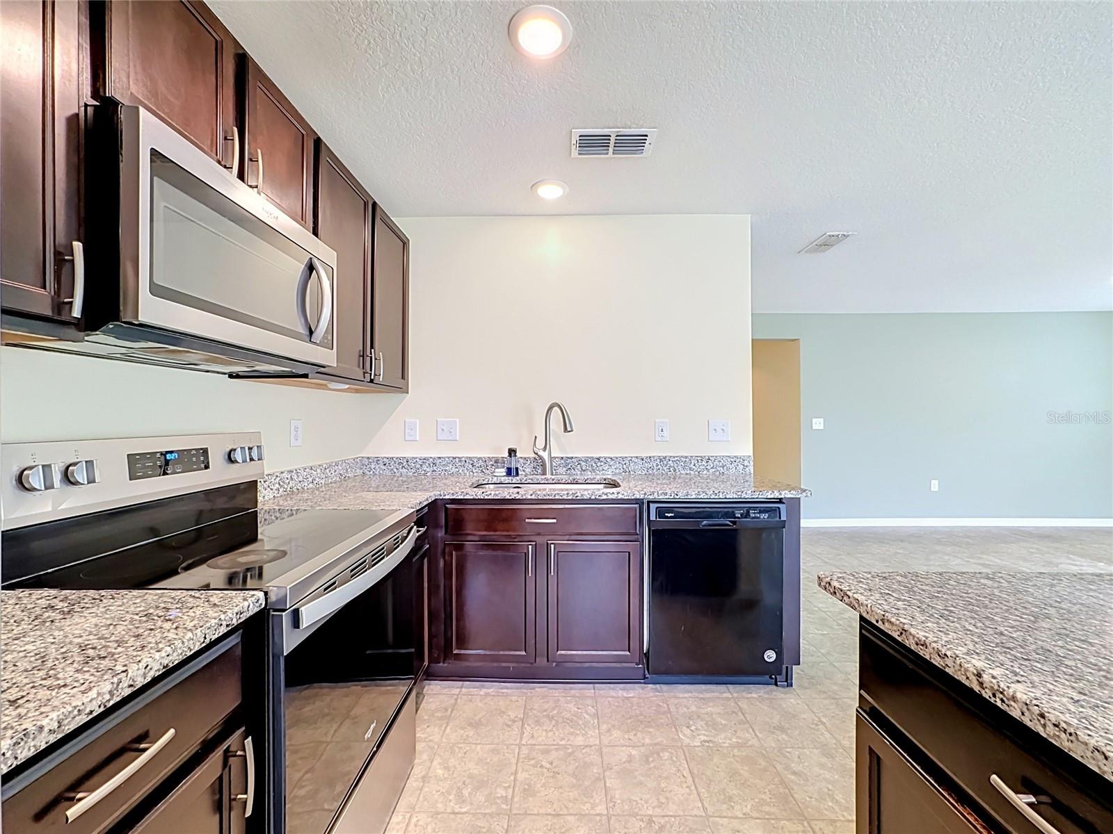 10624 MASSIMO DR — photo 10