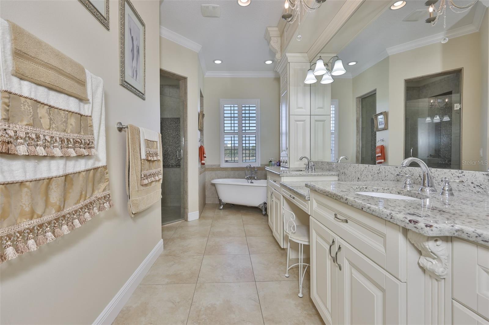 10517 TARPON SPRINGS RD — photo 34