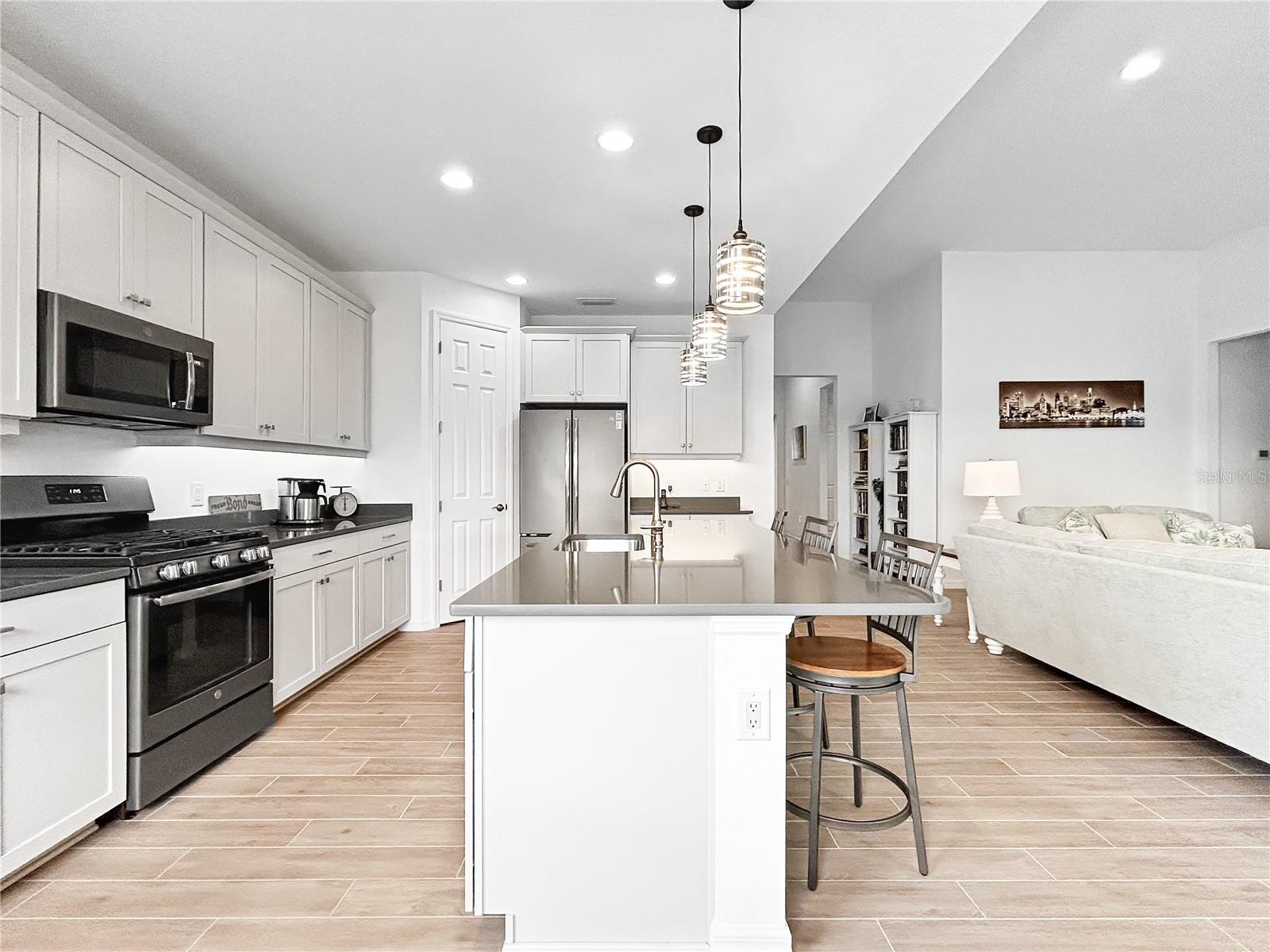 12022 GOLDENROD AVE — photo 20