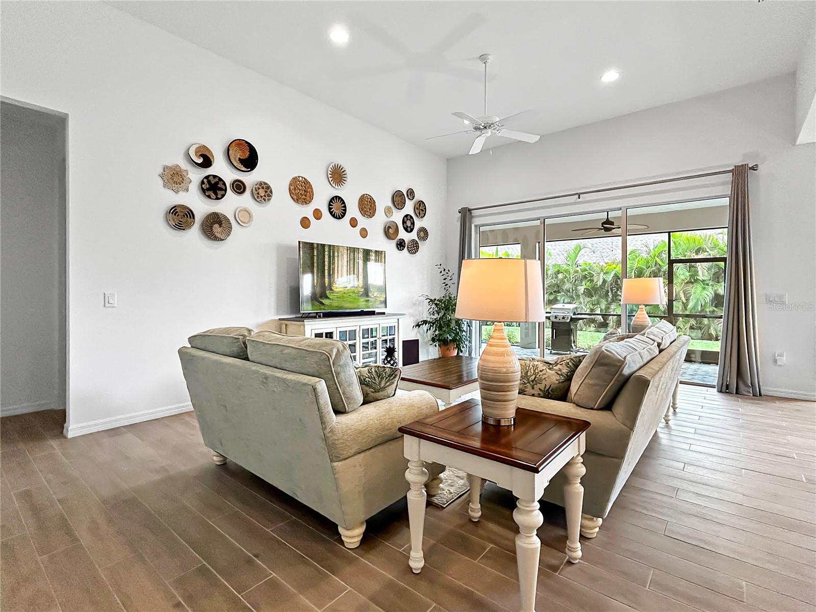 12022 GOLDENROD AVE — photo 15