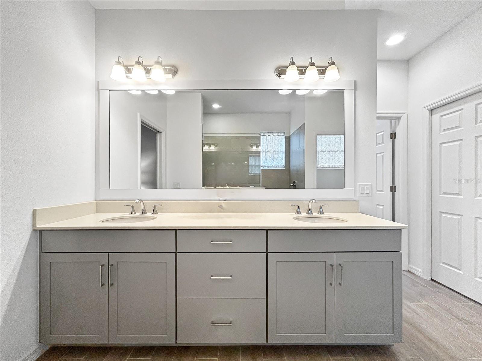 12022 GOLDENROD AVE — photo 33