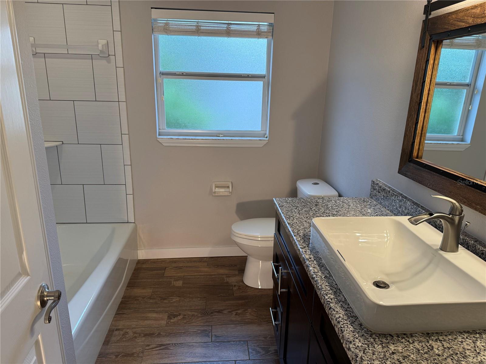 98 DADE AVE — photo 19