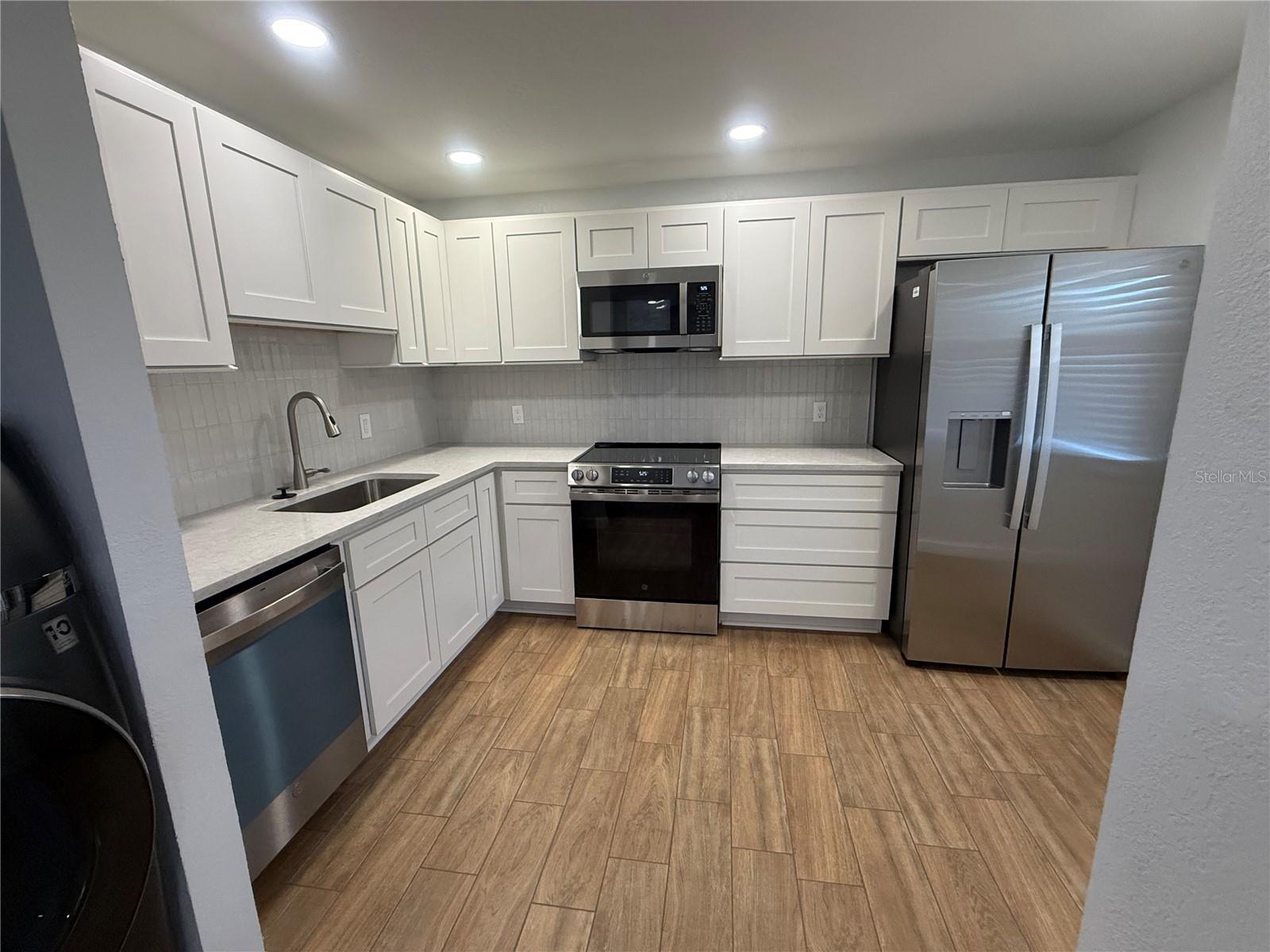 1859 SHORE DR S #107 — photo 9