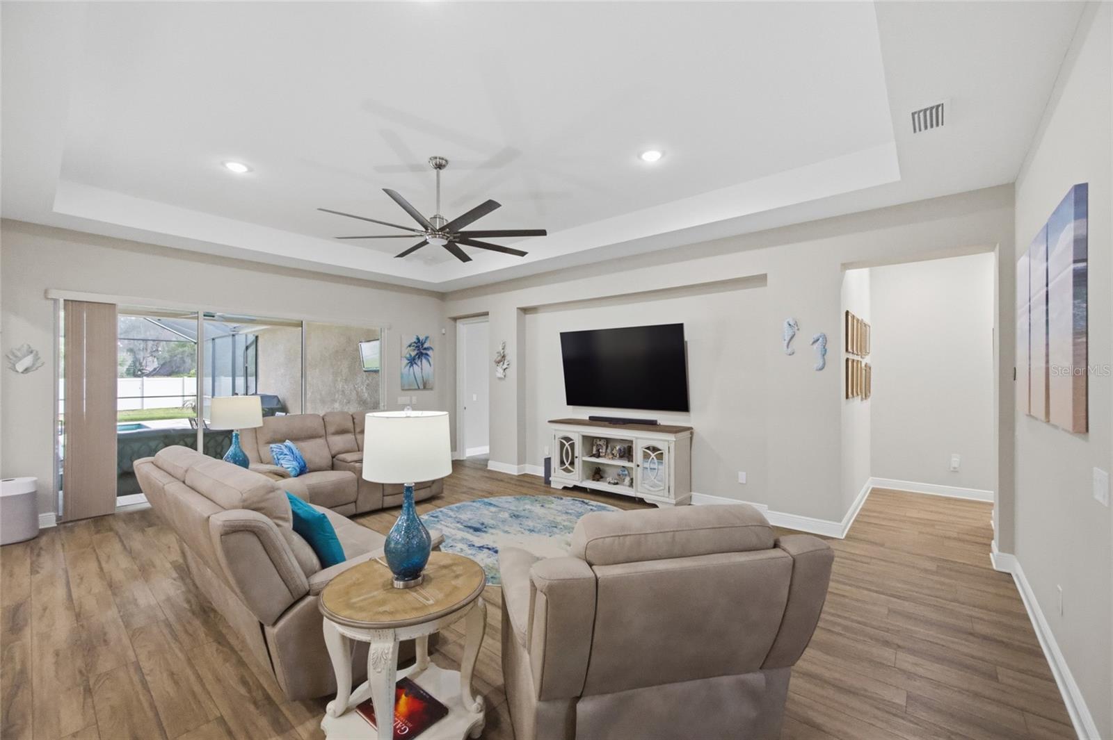 115 BROOKOVER LN — photo 5