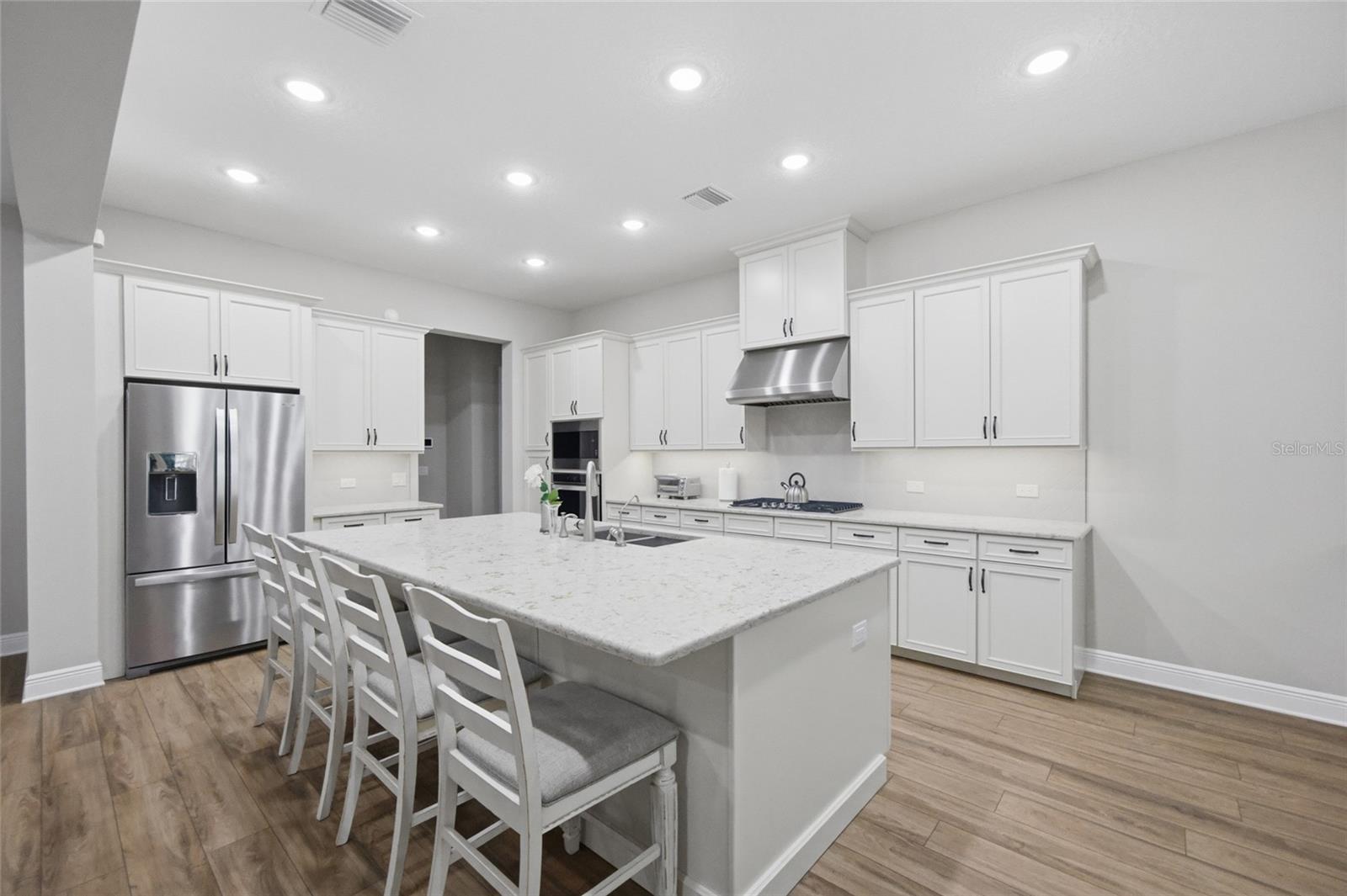 115 BROOKOVER LN — photo 8