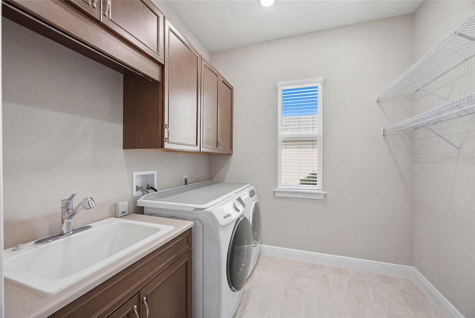 115 BROOKOVER LN — photo 30