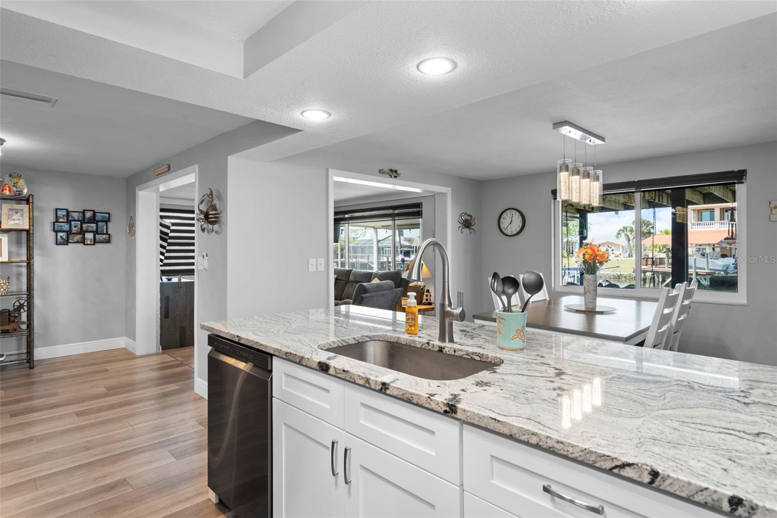 15627 DONZI DR — photo 32