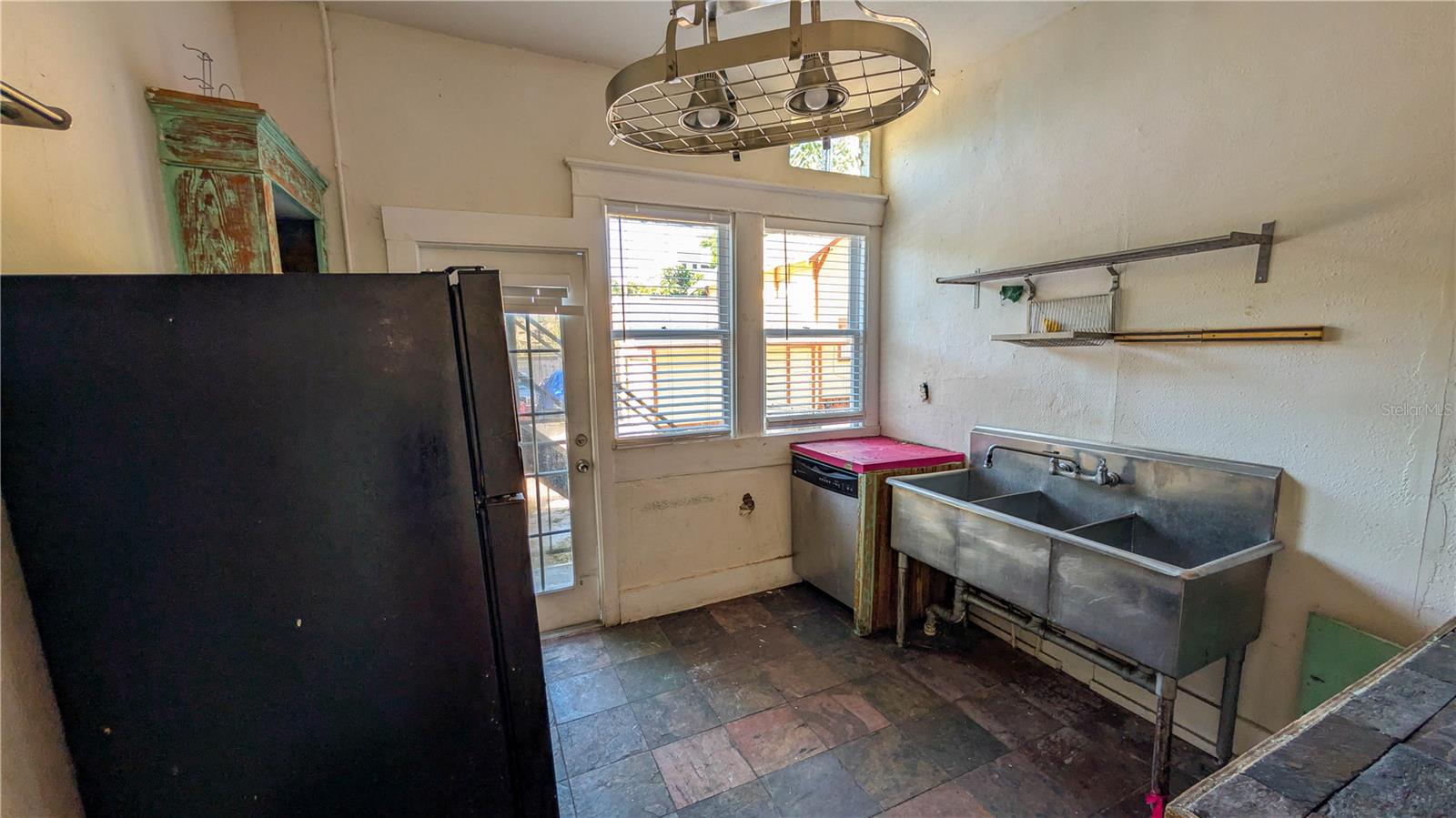 610 4TH AVE S — photo 4