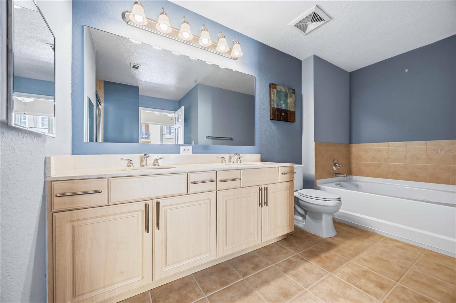 1064 N TAMIAMI TRL #1406 — photo 11