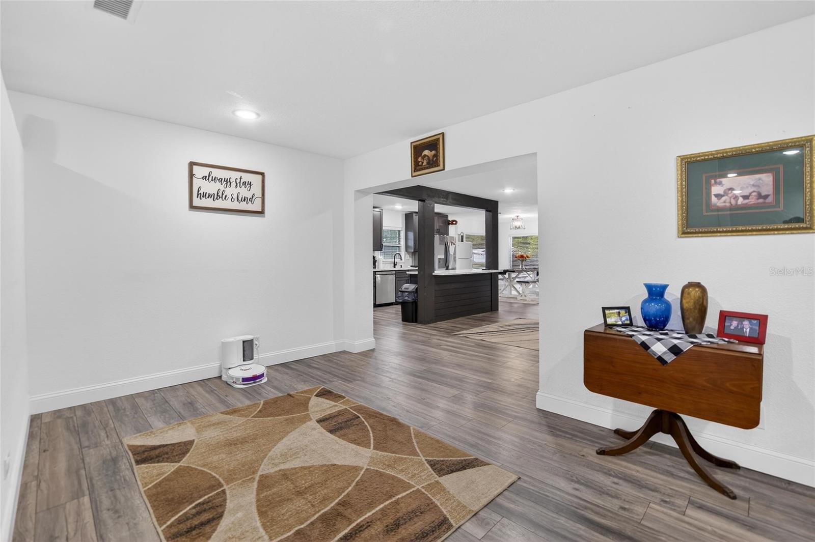 723 W PINEDALE DR — photo 11