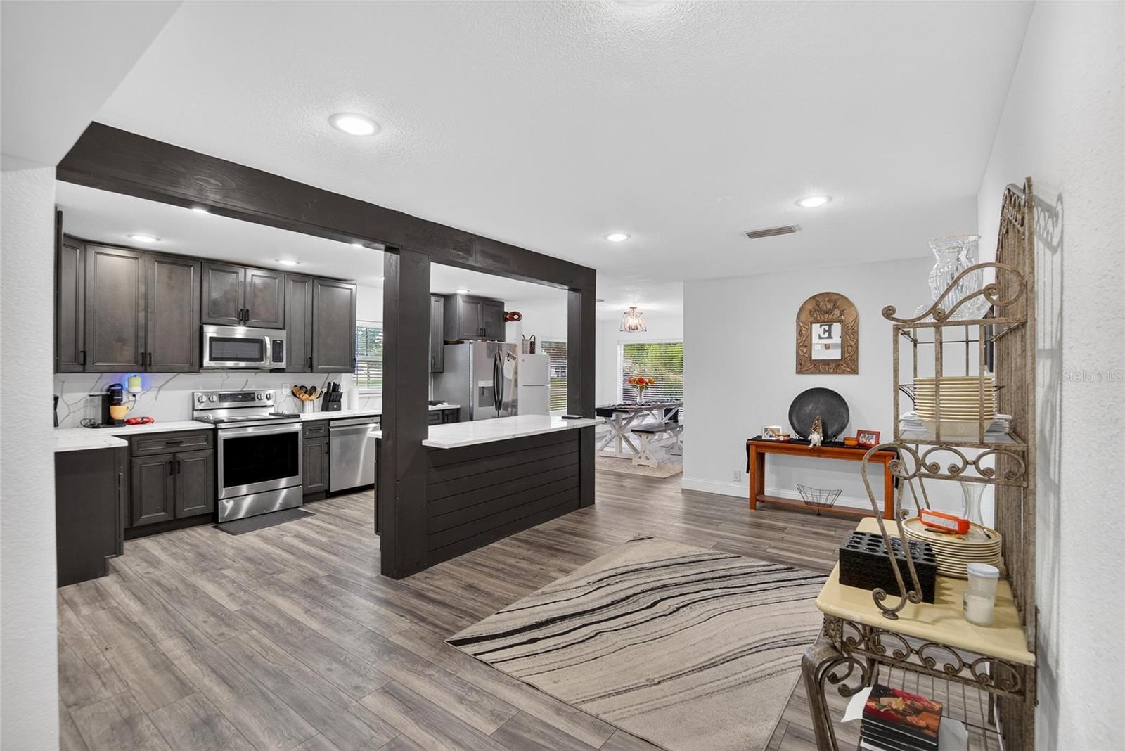 723 W PINEDALE DR — photo 12